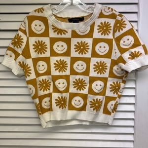 Forever 21 sweater smiley crop top NWOT